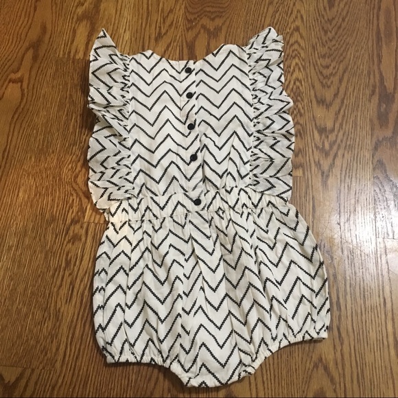 Louis Louise white zig zag romper brand new with tags - Picture 2 of 2